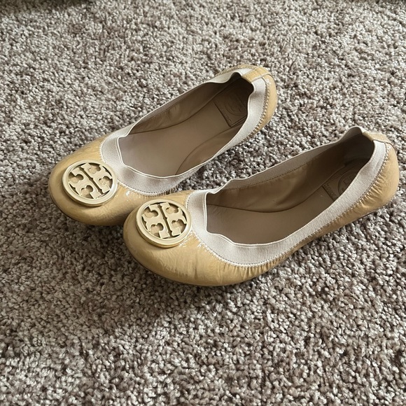 Tory Burch tan ballet flats! - Picture 1 of 3